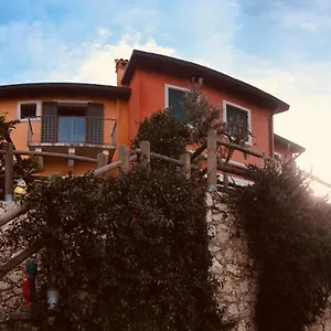 casa-pina-castelletto-di-brenzone.hotelinveneto.com/